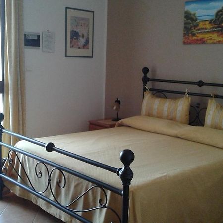 B&B Il Giardino Degli Ulivi Torre Santa Sabina Esterno foto